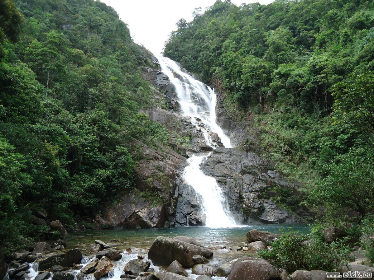 2016鹅凰嶂最新路线探秘：挑战与机遇并存的登山之旅