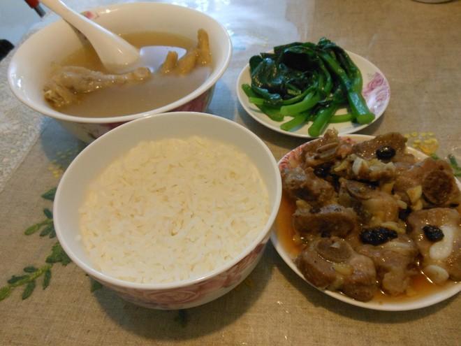 中午好最新图片：阳光、美食与美好心情的视觉盛宴