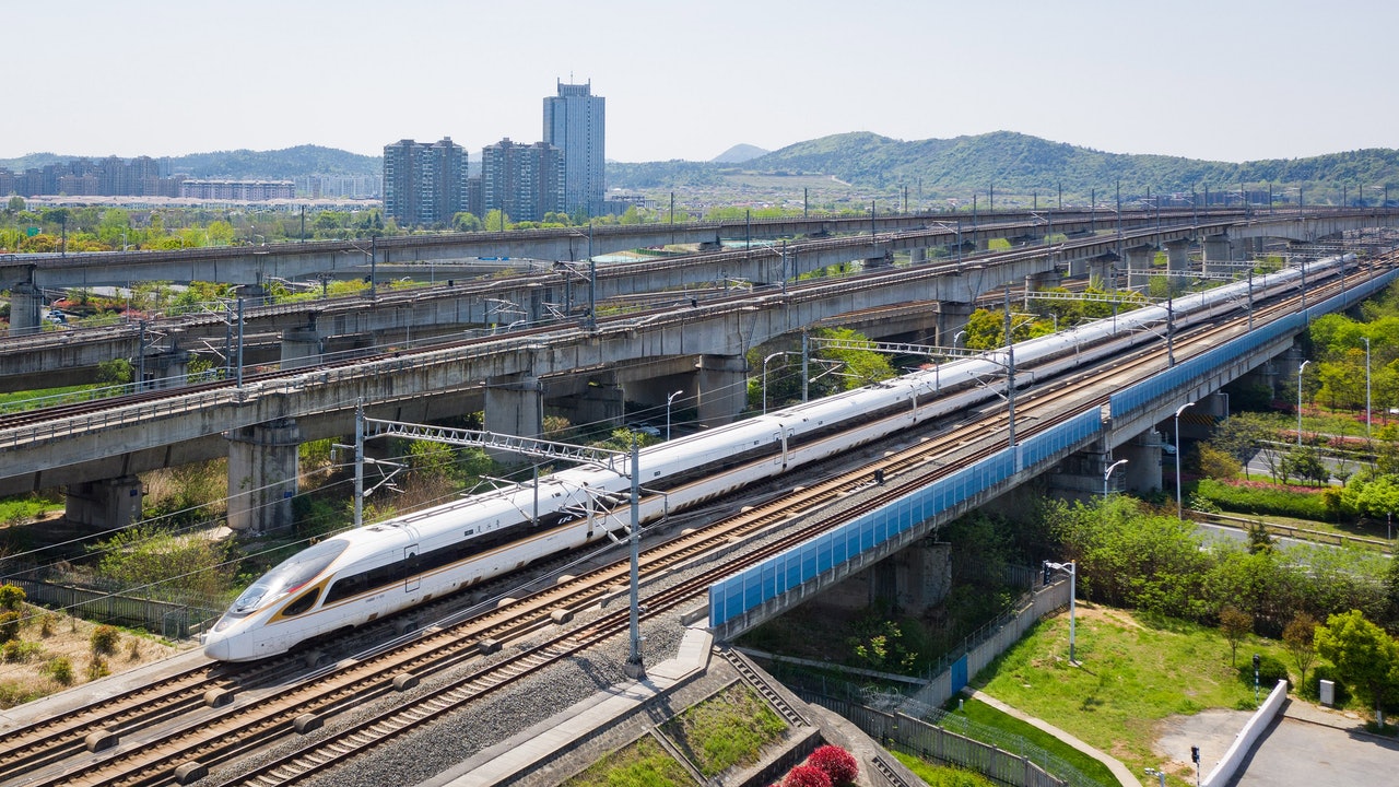 探秘最新京沪高铁线路图：站点、时间与未来发展趋势详解