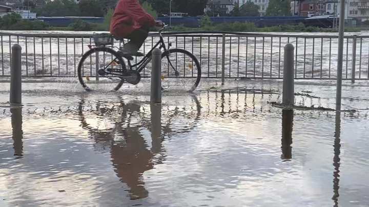 德国暴雨最新消息：灾后重建与气候变化的严峻挑战